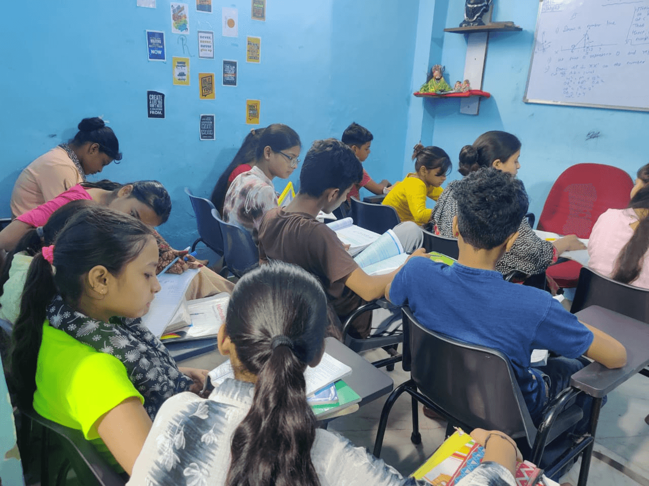 Middle — Classes 6–8 at Dhairye Classes