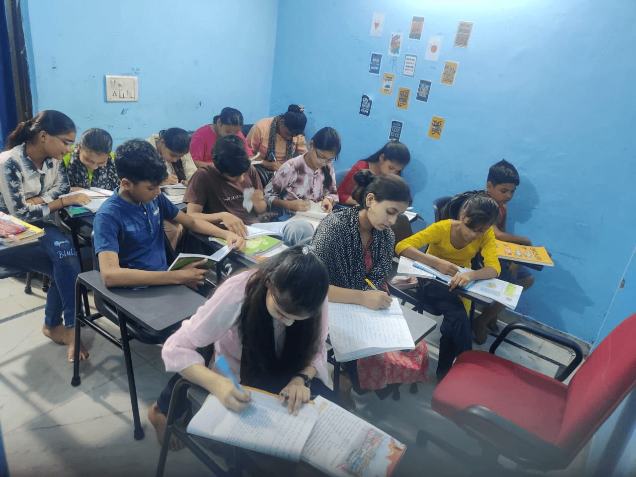 Attentive students in a Dhairye Classes classroom